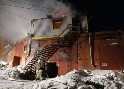 «Там было что-то типа хостела»: на пожаре в гаражах в Новосибирске погибли четверо мужчин