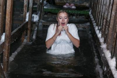 Несмотря на трескучий мороз: в крещенских купаниях приняли участие 1400 липчан
