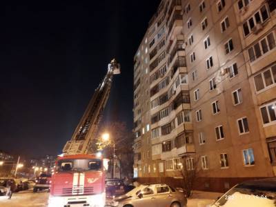 В Башкирии при пожаре в многоэтажке погибли две женщины