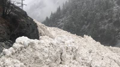 МЧС предупредило об опасности схода лавин в горах Карачаево-Черкесии