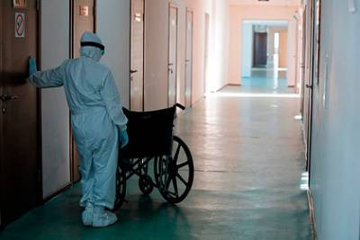 В России за сутки умерли 586 пациентов с коронавирусом