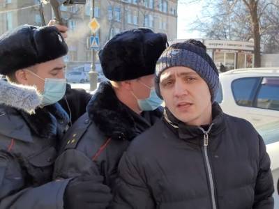 Хабаровскому журналисту за два дня выписали штрафов на 85 500 рублей