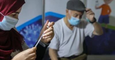 Первую дозу вакцину вакцины в Израиле получили уже 25% населения