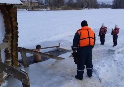 В Смоленской области в ночь на Крещение в купели окунулись более 1300 человек