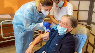 В Италии от коронавируса вакцинировалась 108-летняя женщина