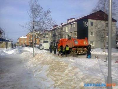 Жители Ново-Александровска недовольны спиленными тополями