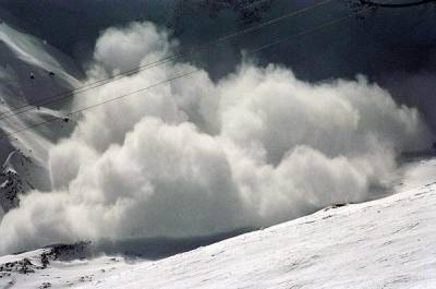 Прокуратура объяснила сход лавины на Домбае принудительным спуском снега