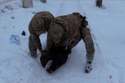 В Архангельске ФСБ задержала мужчину, который изготавливал взрывчатку