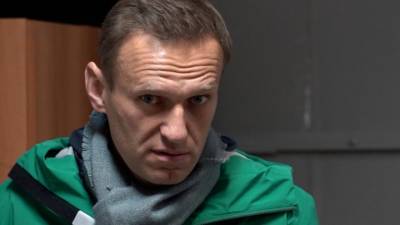 Песков назвал ерундой утверждения, что Путин боится Навального