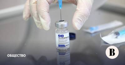«Интерфакс» сообщил о приостановке вакцинации на Урале из-за нехватки препаратов