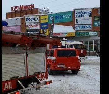 Пожарные машины окружили ТЦ «Макси» в Вологде