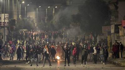 В Тунисе вспыхнули серьезные беспорядки