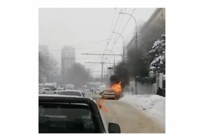 В Краснодаре на улице Старокубанской сгорела машина