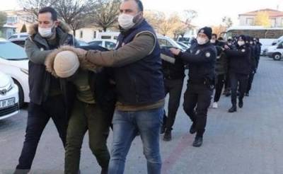 В Турции вновь начались массовые аресты старших офицеров