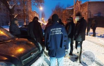 В Донецкой области на взятке попались следователь и экс-полицейский