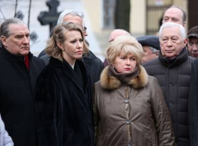 На мать Ксении Собчак подают в суд из-за незаконной пенсии