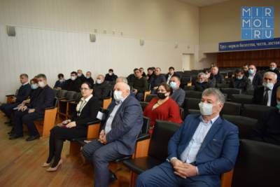 Схему остановочных пунктов общественного транспорта и вопросы водоснабжения сел обсудили в Карабудахкентском районе
