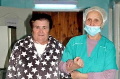 Вирус обрек пожилую украинку на страдания, но врачам удалось невероятное: "Несколько недель отчаянно..."