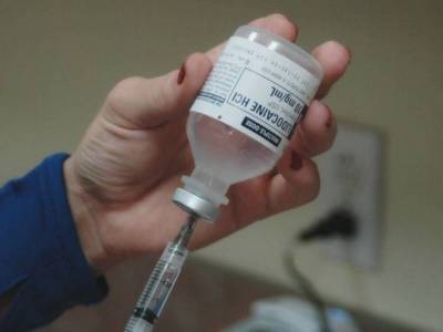 О «побочках» ковид-вакцины рассказали привитые в Ирландии