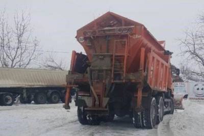 В Краснодаре израсходовали уже 180 тонн песко-соляной смеси