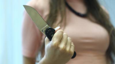 Многодетная мать ножом изрезала пьяного мужа в Мордовии