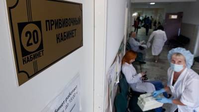 Три десятка "точек" для вакцинации от COVID работают в Крыму