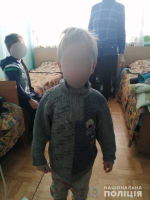 Под Харьковом родители заперли детей в неотапливаемом помещении без еды