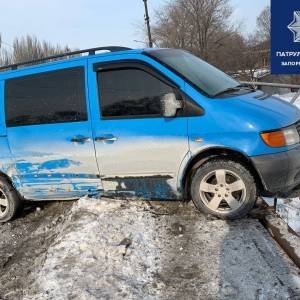 В Запорожье столкнулись два автомобиля. Фото