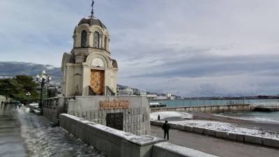 Аксенов назвал отвратительной ситуацию с уборкой дорог в Крыму от снега