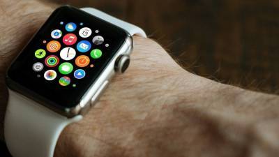 Смарт-часы Apple Watch оказались полезны в борьбе с коронавирусом