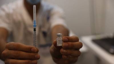 В Израиле готовятся к массовой прививке старшеклассников в возрасте 16-18 лет