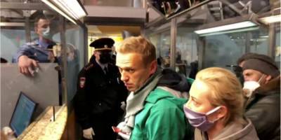«Я отказываюсь молчать». Навальный написал обращение из СИЗО