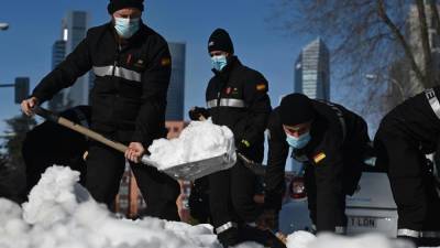 Аномальные снегопады в Испании: Мадрид снова объявили зоной бедствия – впечатляющее видео - 24tv.ua - Швейцария - Испания - Мадрид - Madrid - Новости