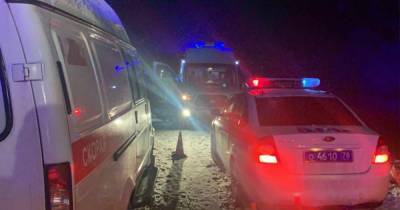Один человек погиб в ДТП на трассе в Петербурге, трое пострадали