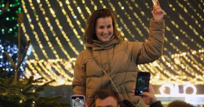 Без массового отсчета времени, но с уличными музыкантами и своей едой: как в Киеве на Софии встретили Новый год