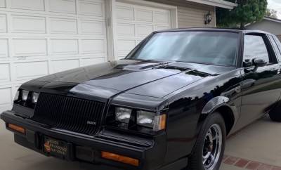 У водителей едва не сдали нервы: в сети показали дедовский Buick, который не мыли больше 30 лет