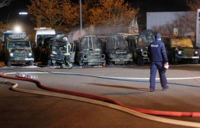 В Германии расследуют поджог семи джипов бундесвера