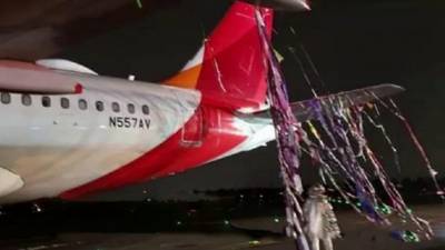 Новогодние украшения стали причиной экстренной посадки самолета в Колумбии
