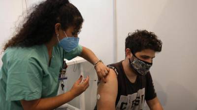 Антипрививочники посрамлены: почему израильтяне бегут вакцинироваться