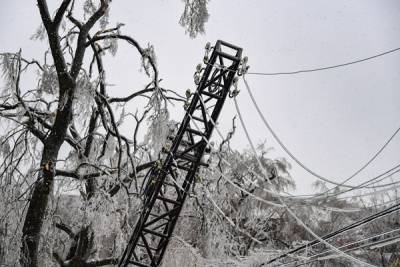 МЧС предупредило регионы о проблемах с электроснабжением из-за непогоды