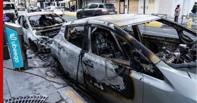 Во Франции по традиции сожгли сотни автомобилей в Новый год