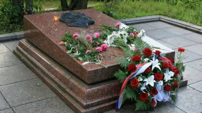 Могилу легендарного советского разведчика Кузнецова подкопали во Львове