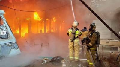 Пожар на складе с макулатурой потушили в Симферополе