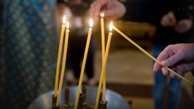 РПЦ призвала пожилых прихожан не ходить в храмы на Рождество