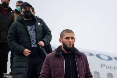 Боец UFC Чимаев прилетел на праздники в Чечню
