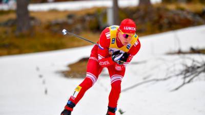 Большунов выиграл в гонке на 15 км на «Тур де Ски»