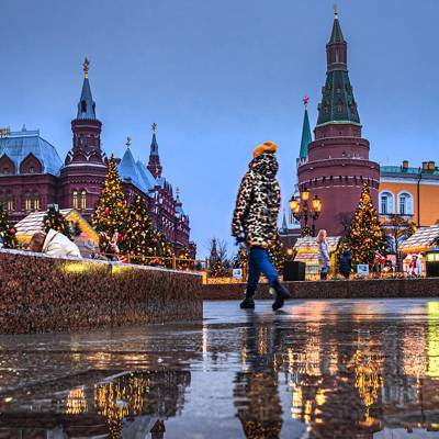 Улицы Москвы к новогодним праздникам украсили 4.000 световых конструкций