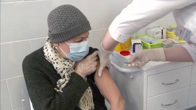 В Петербурге вакцинировались почти 6 тысяч человек