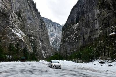 В горах Абхазии спасли заблудившегося россиянина