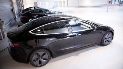 Tesla в 2020 году доставила рекордное число автомобилей